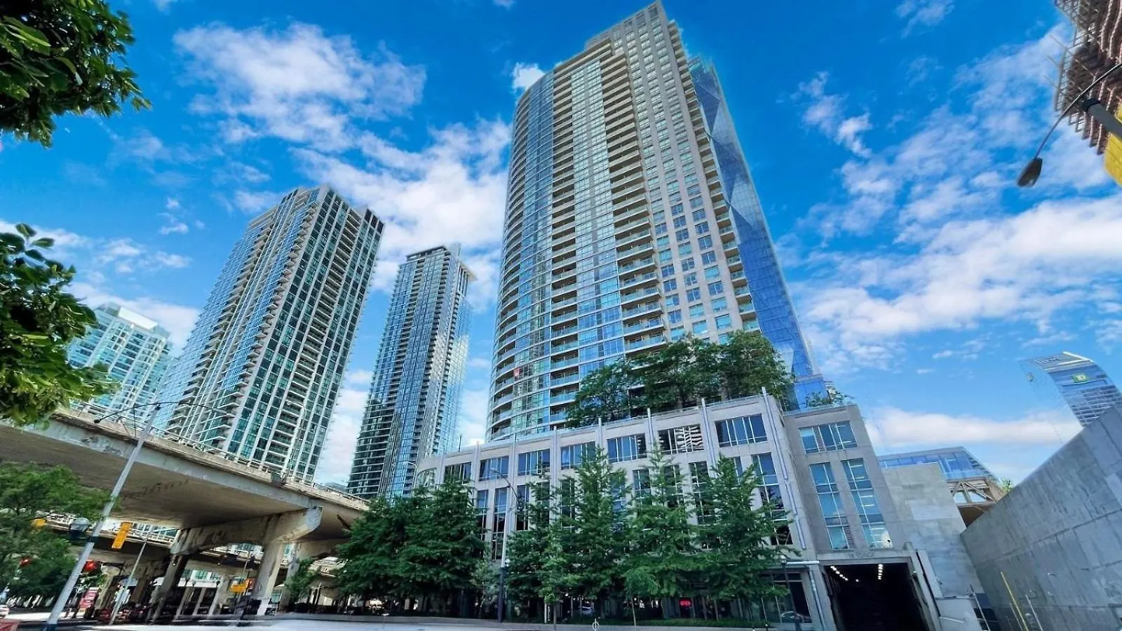The One Apartment Toronto 0*,  Canada