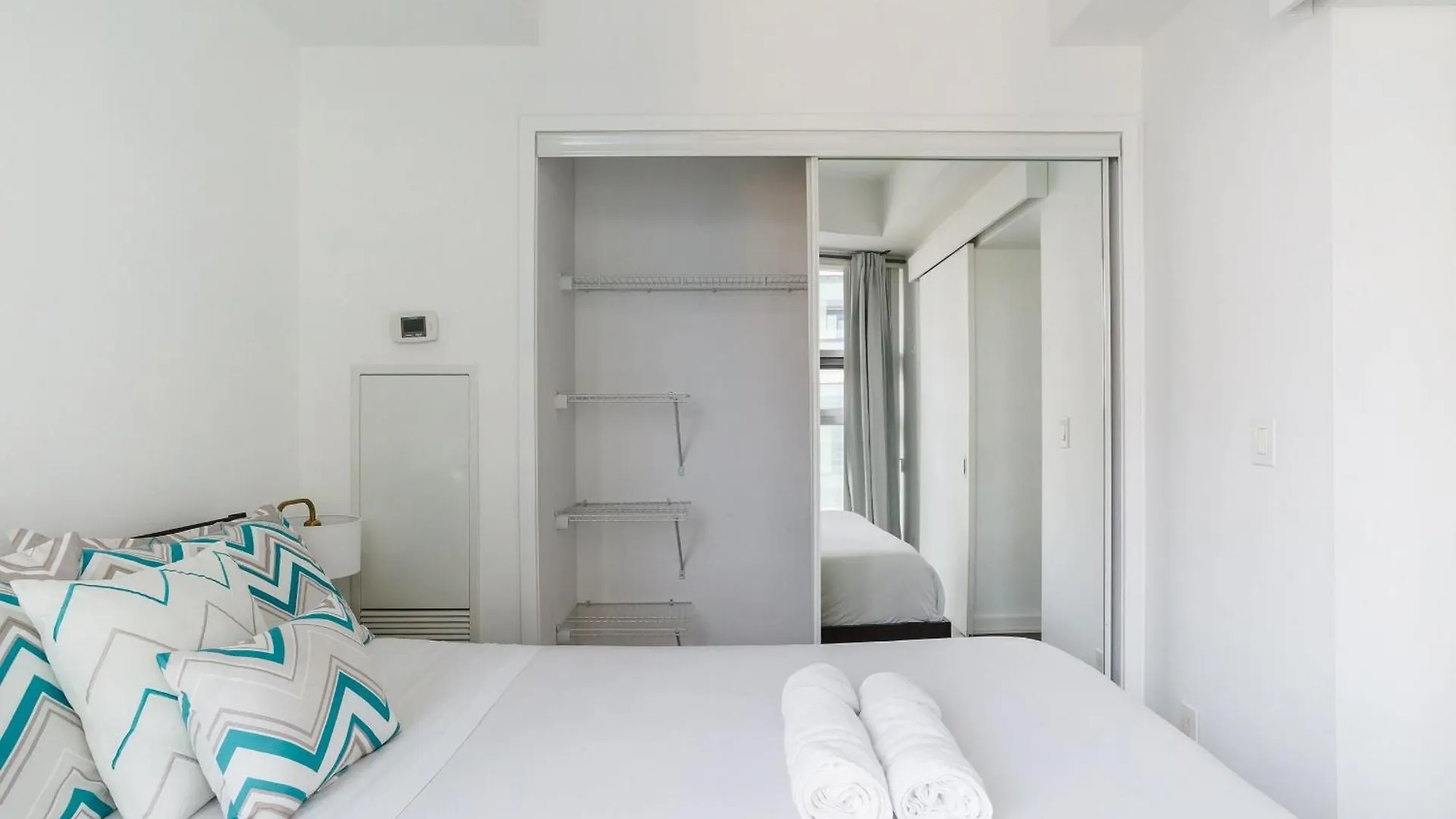 The One Apartment Toronto 0*,